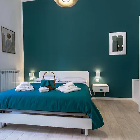 Rua De Mar Chiatamone 4*