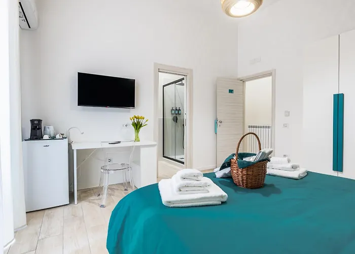 Rua De Mar Chiatamone