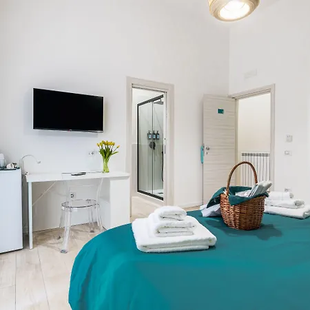 Rua De Mar Chiatamone Neapol