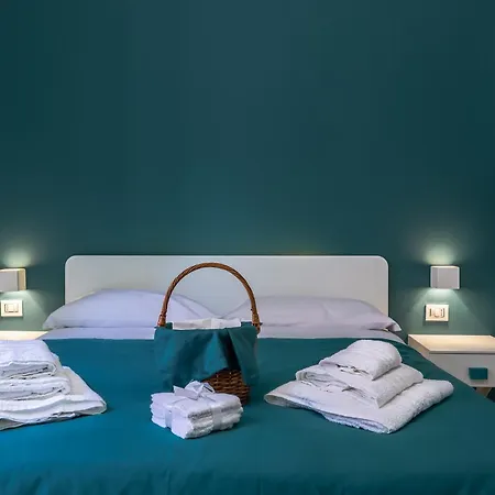 Rua De Mar Chiatamone Pensión